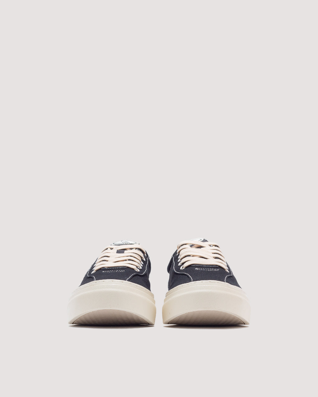 Dellow 02 - Black Canvas