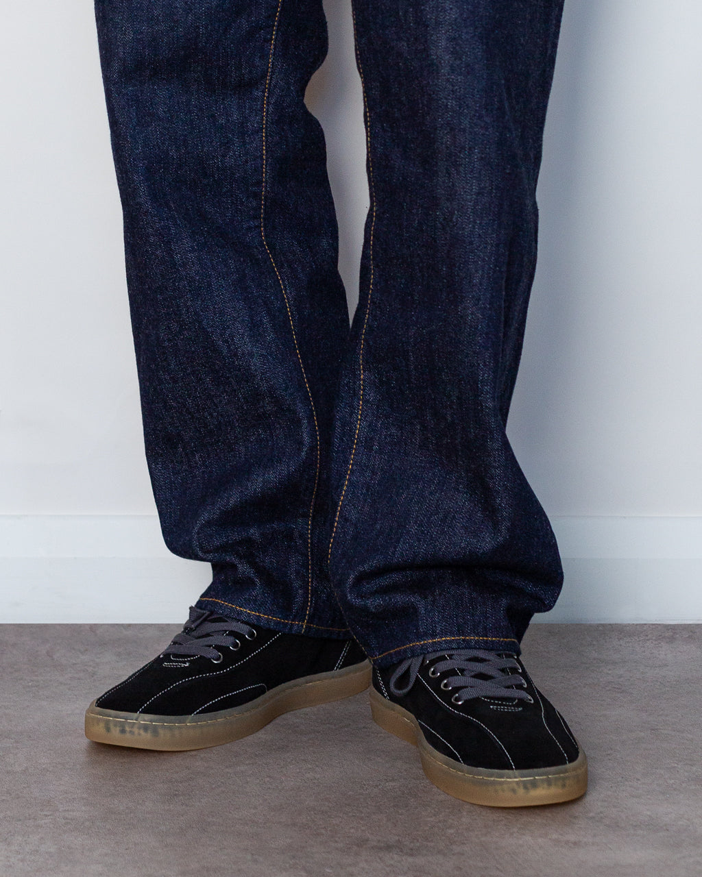 Surma - Black Suede