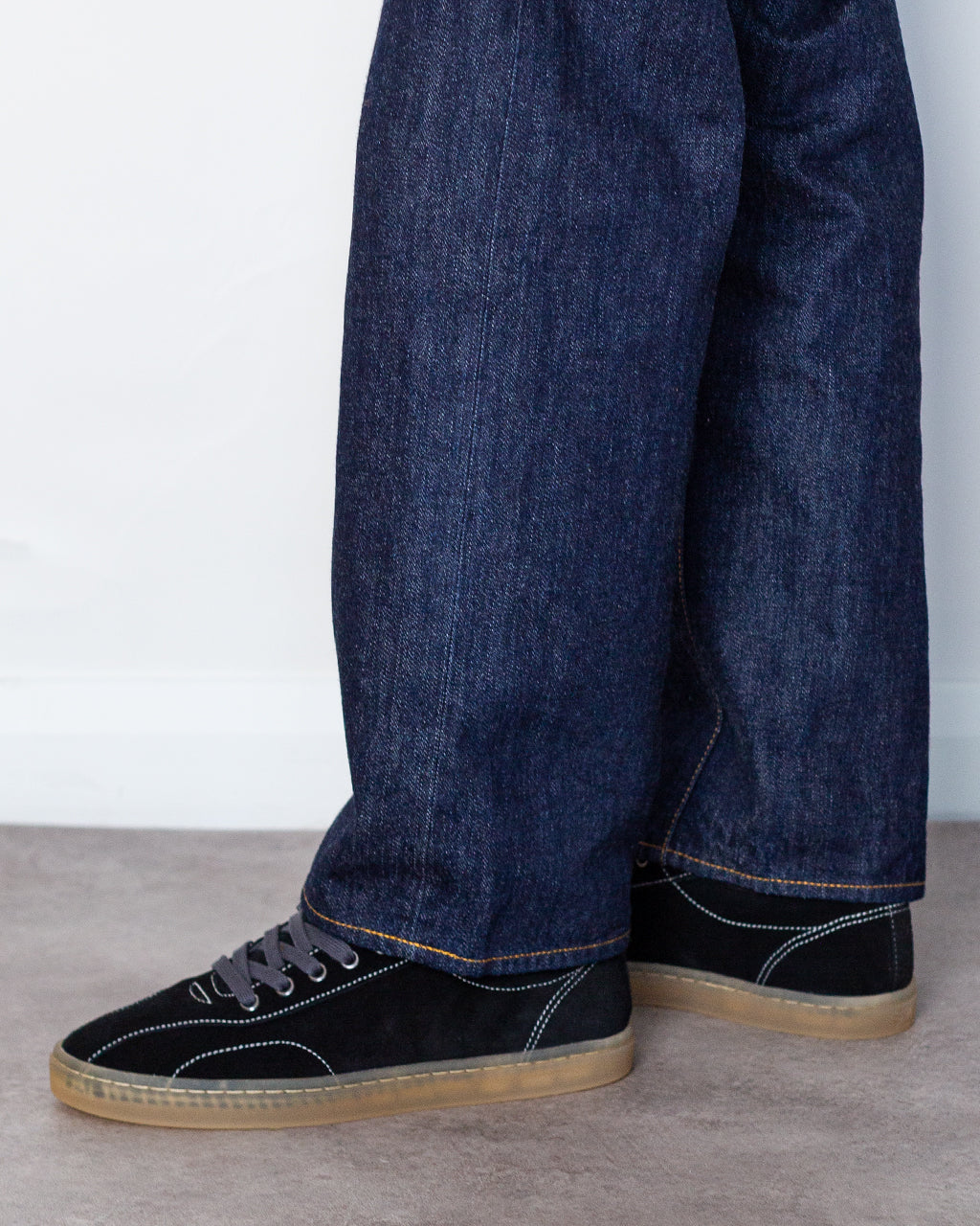 Surma - Black Suede