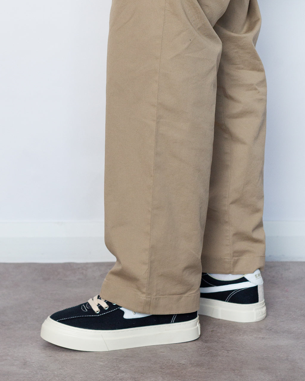 Dellow S-Strike - Black / White Canvas
