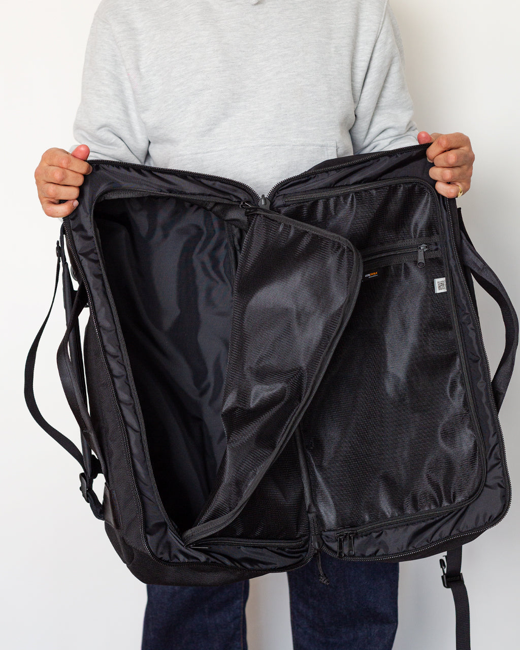 Booth Pack 3 Way Duffle Bag (M) - Black