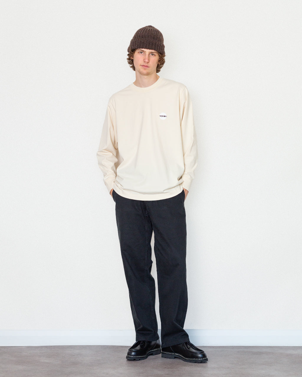 L/S Star Sticker T-Shirt - Chalk