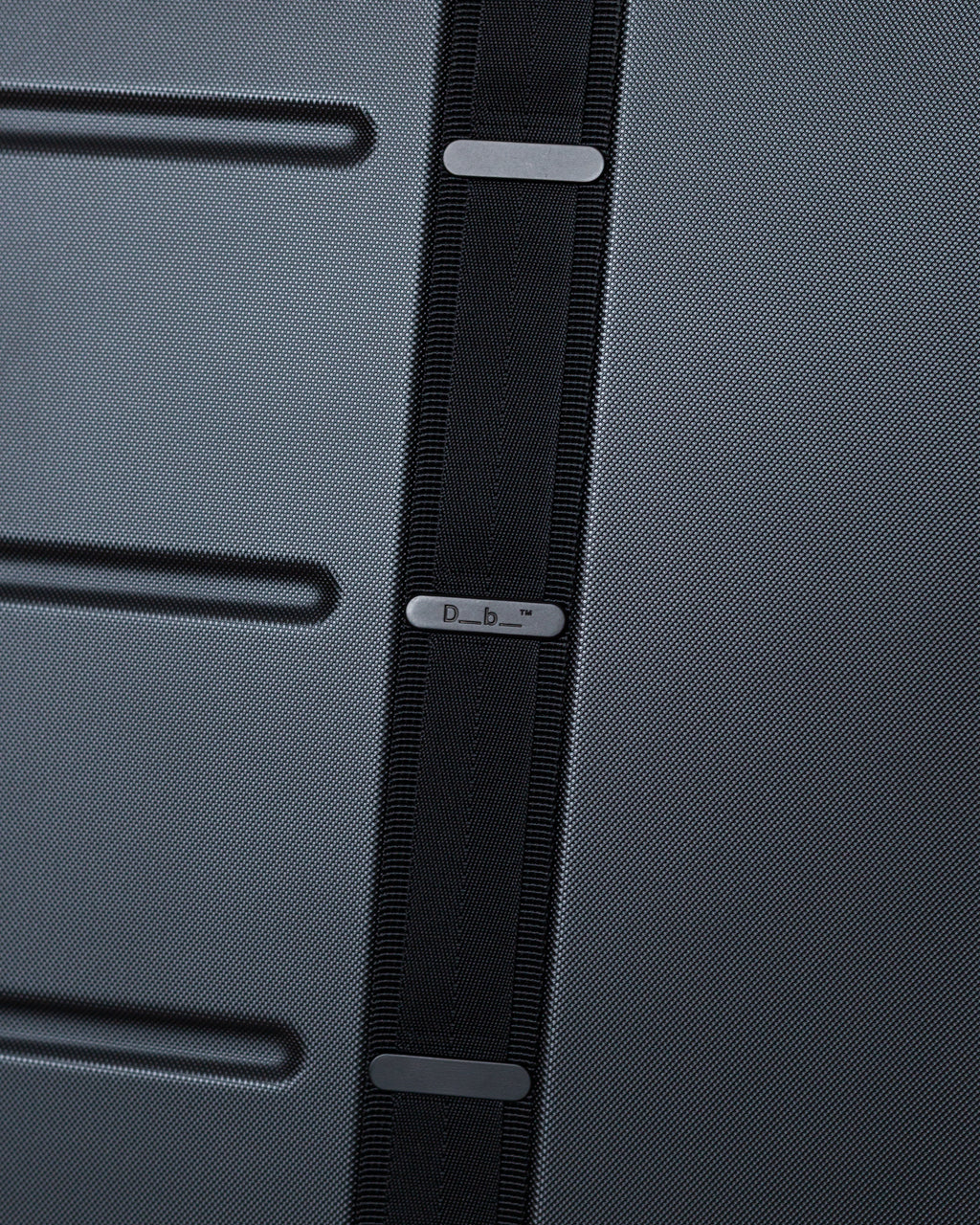 Ramverk Pro Check-in Luggage - Black Out