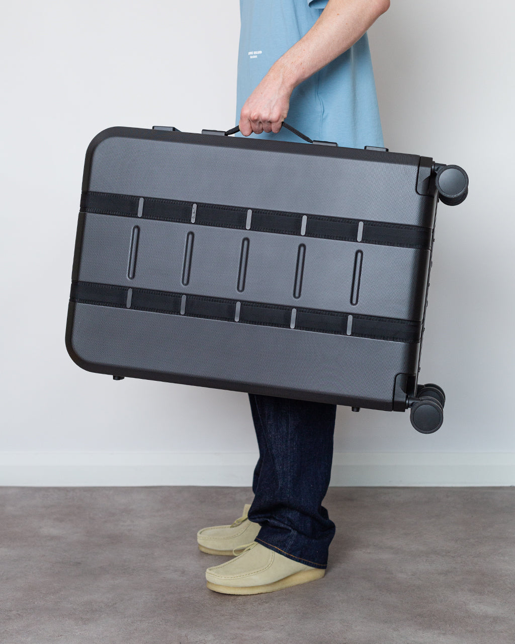 Ramverk Pro Check-in Luggage - Black Out
